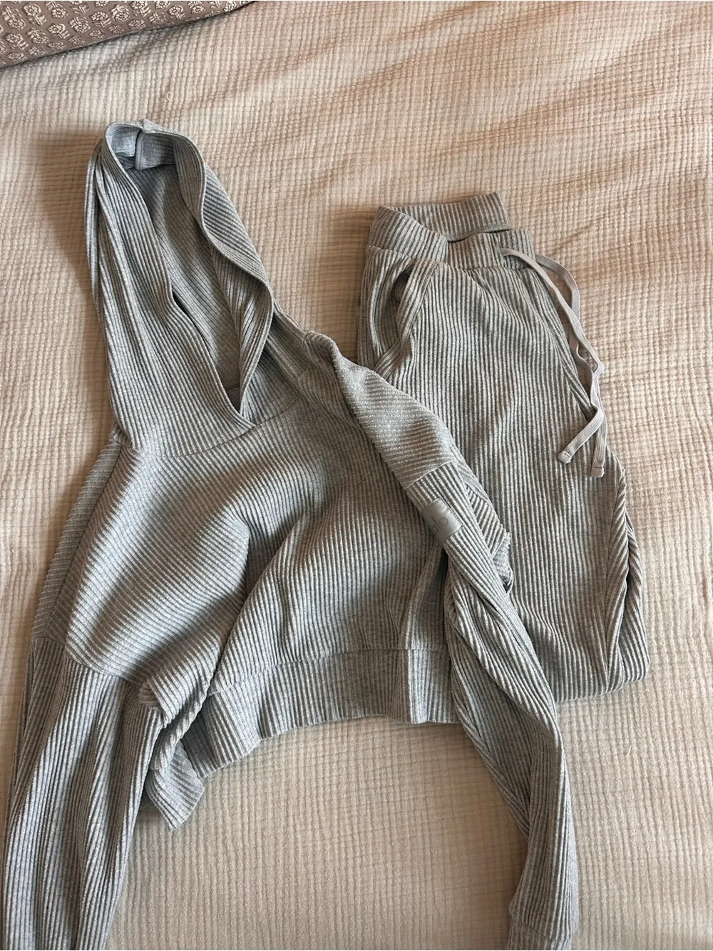 ALO Yoga ribbed joggers